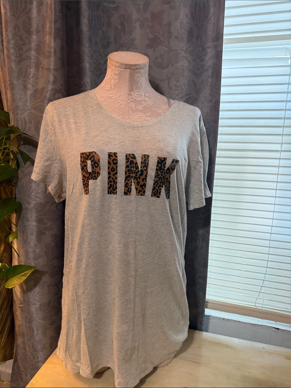 PINK Victoria's Secret Light Gray Tee with Leopard Print Logo
